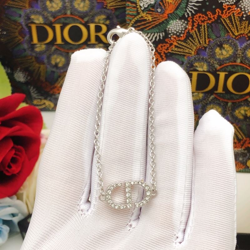 chr1st1an D10r bracelets